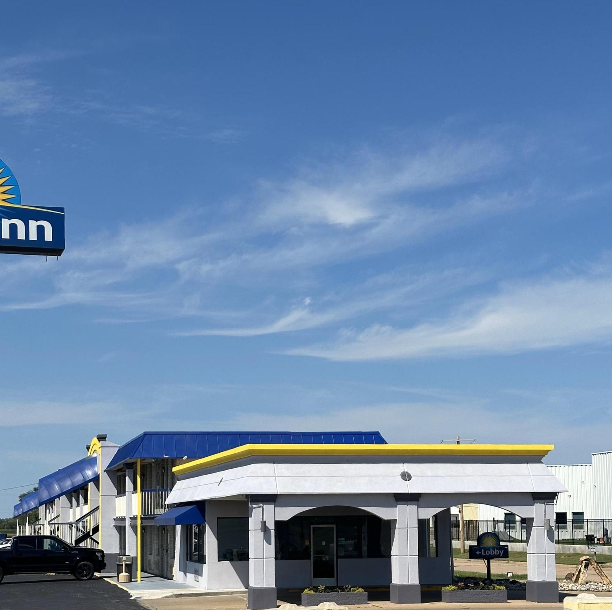 Days Inn By Wyndham Salina South Exterior foto